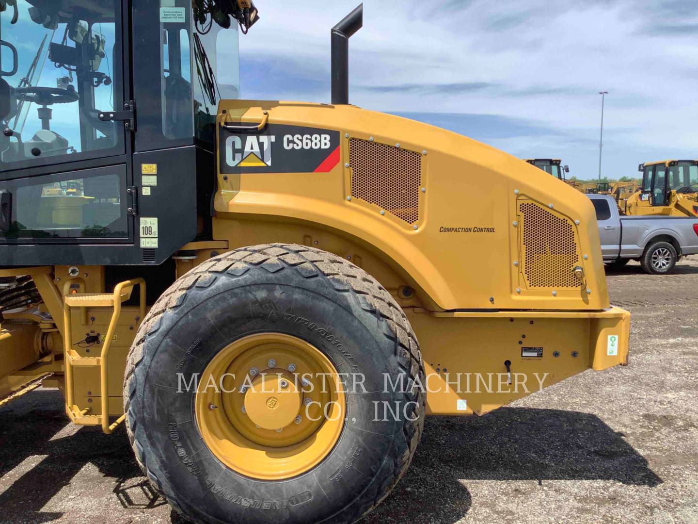 2017 Caterpillar CS68B Vibratory Single