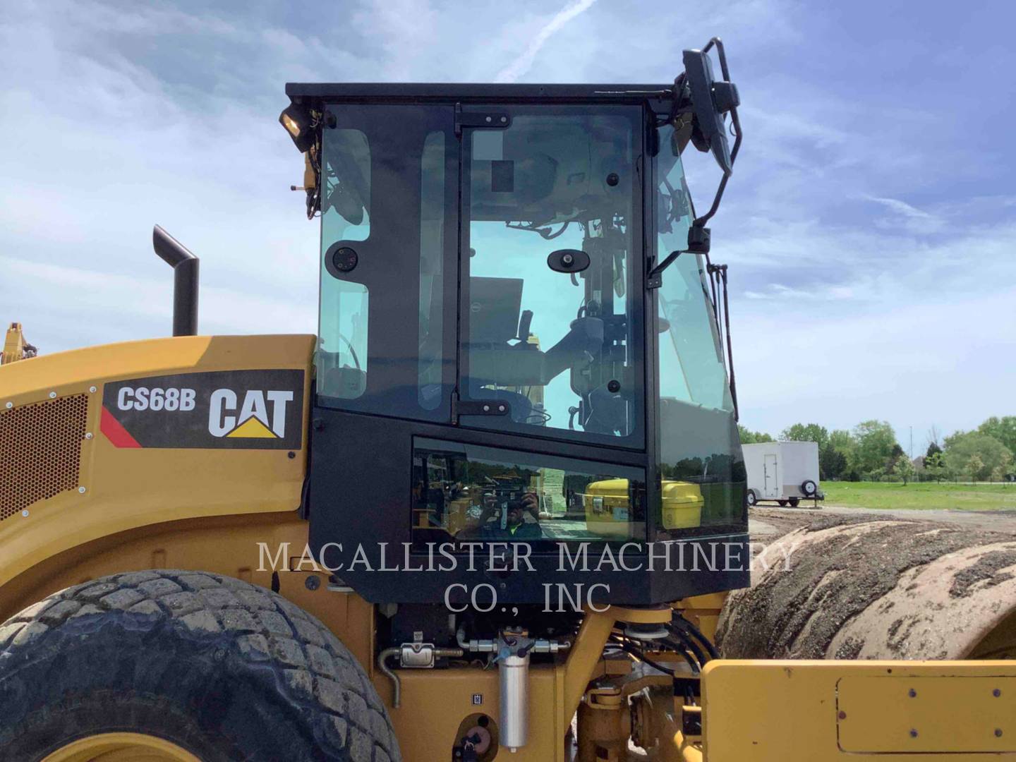 2017 Caterpillar CS68B Vibratory Single