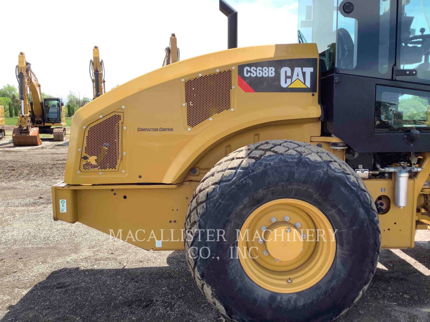 2017 Caterpillar CS68B Vibratory Single