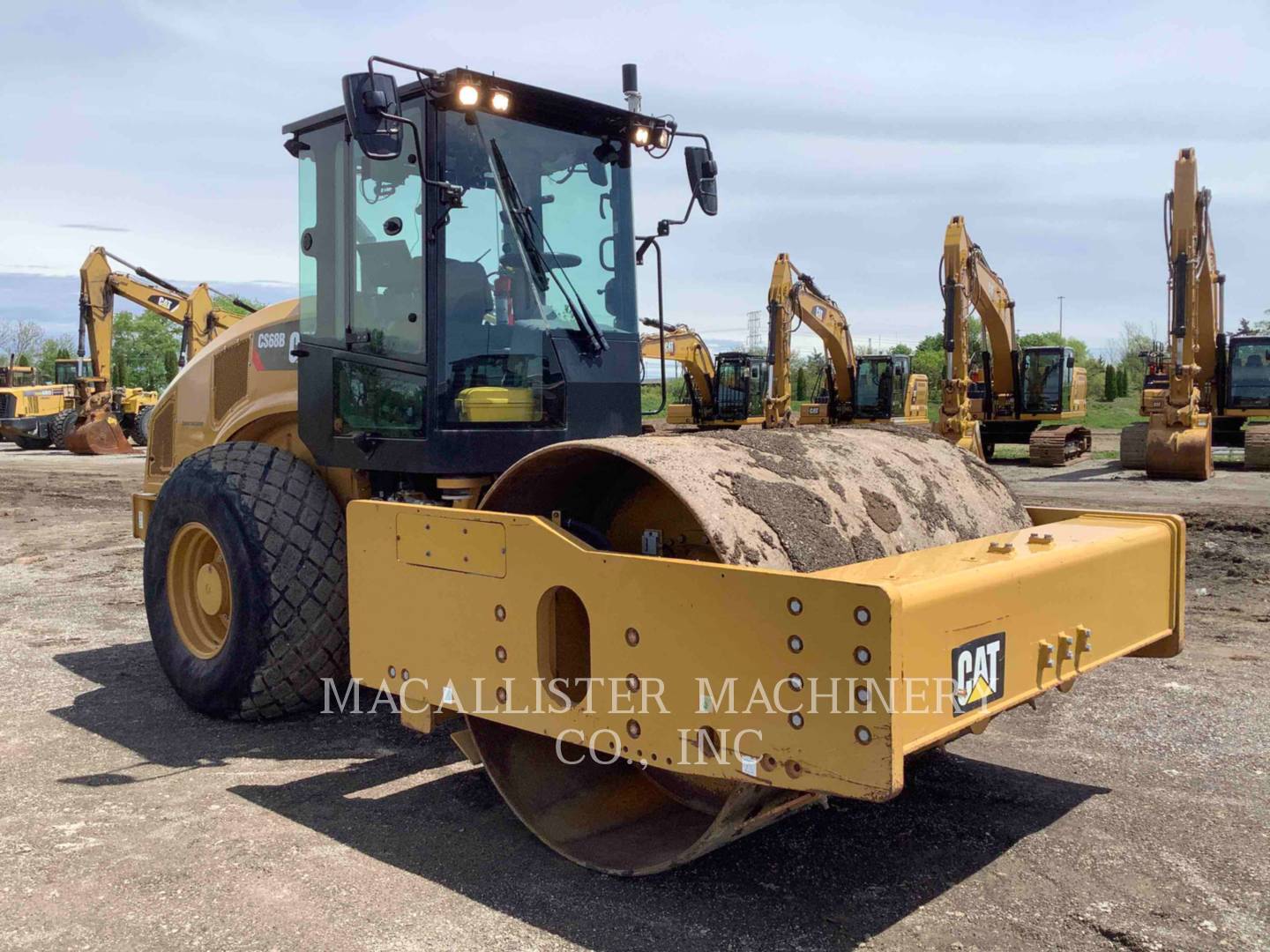 2017 Caterpillar CS68B Vibratory Single