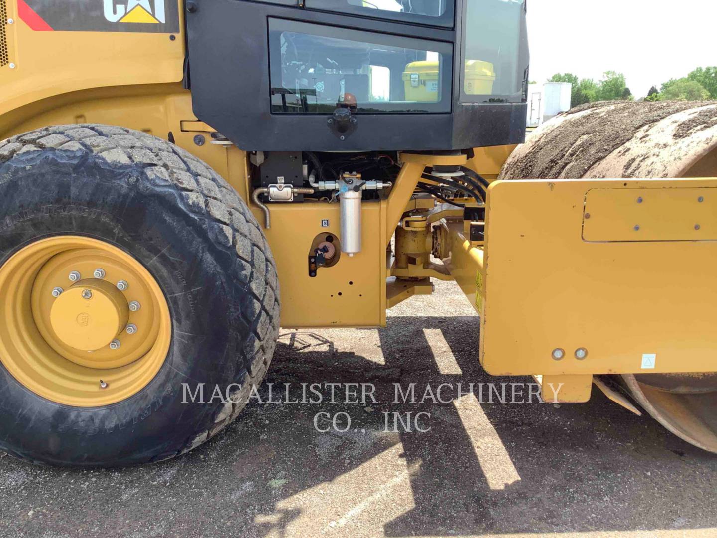 2017 Caterpillar CS68B Vibratory Single