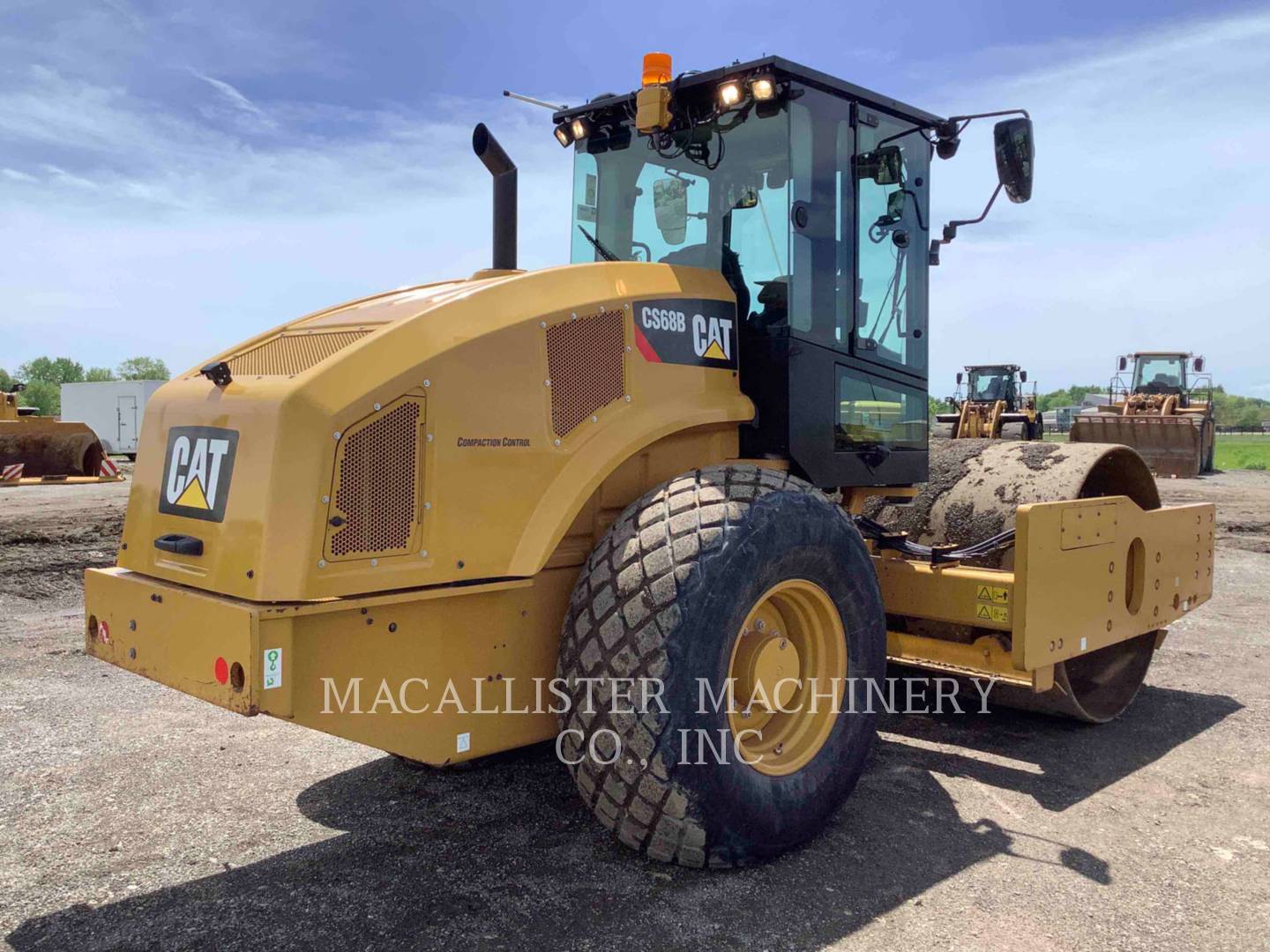 2017 Caterpillar CS68B Vibratory Single