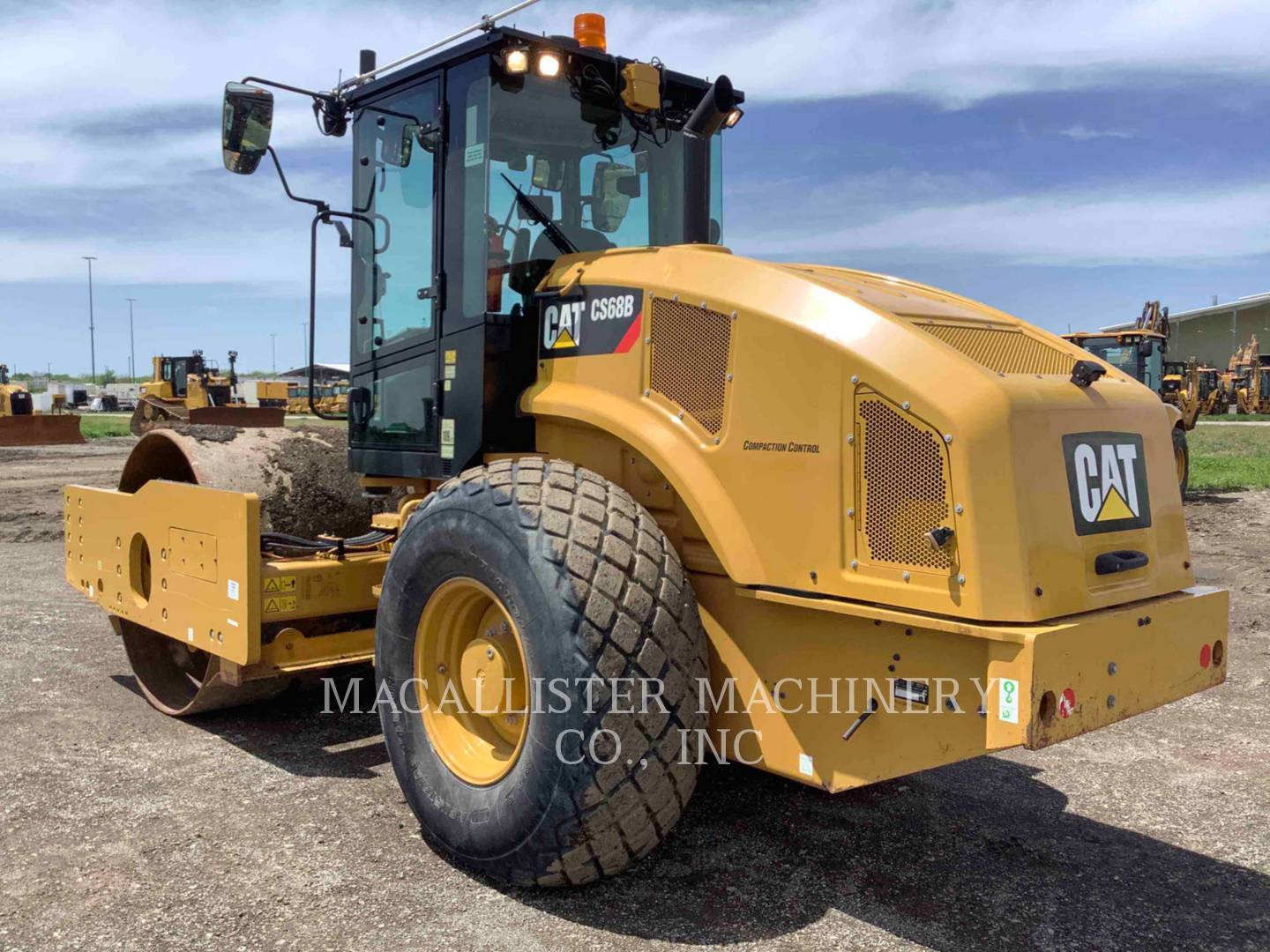 2017 Caterpillar CS68B Vibratory Single