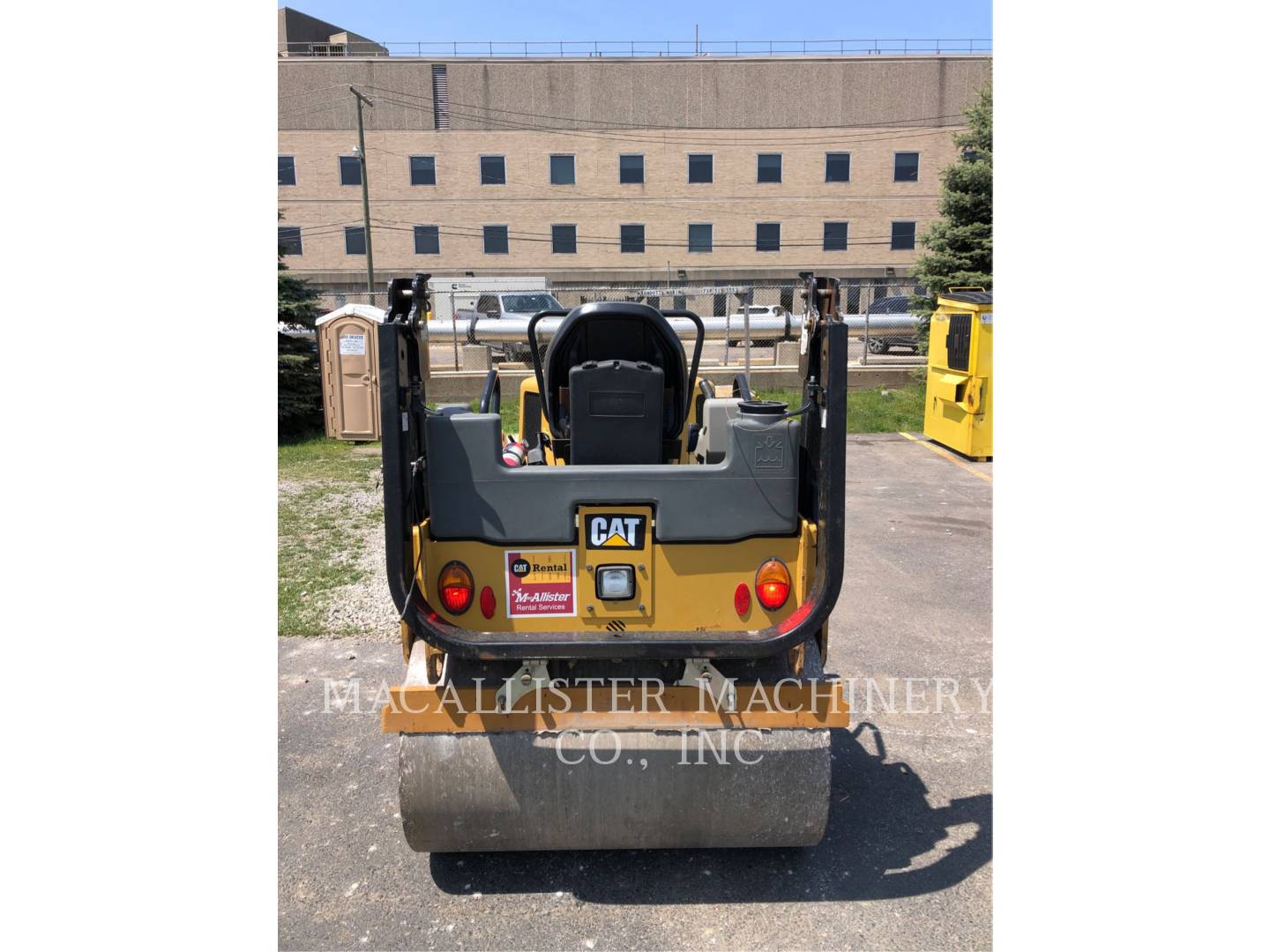 2015 Caterpillar CB34B Vibratory Double