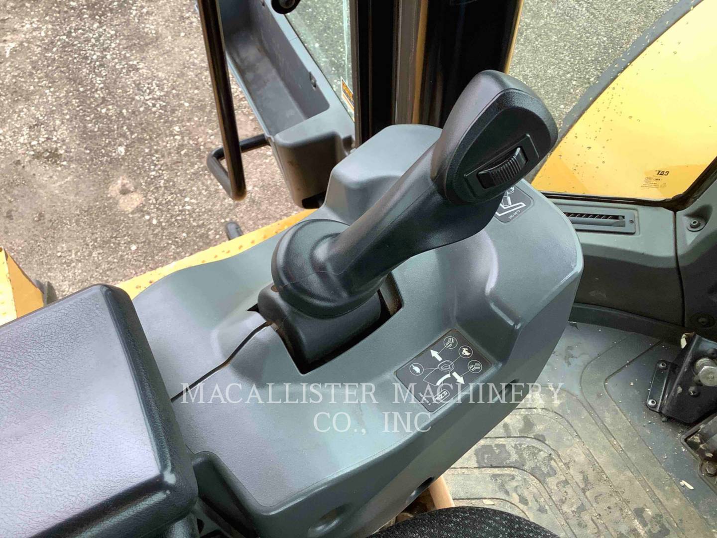 2017 Caterpillar 950M Wheel Loader