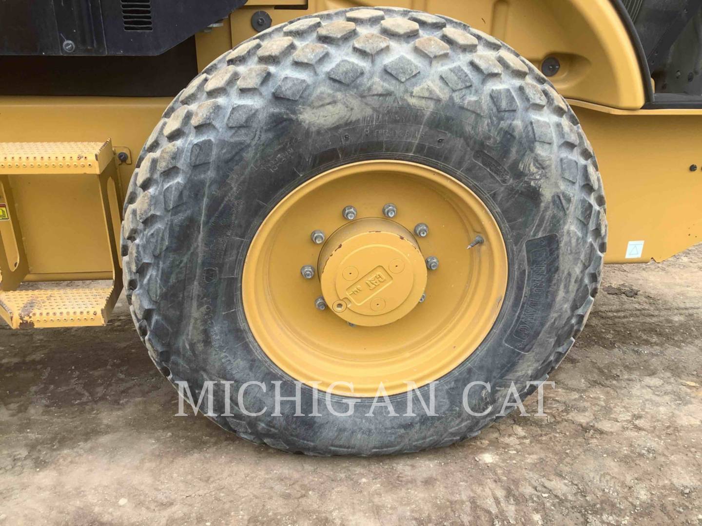 2016 Caterpillar CS44B Vibratory Single