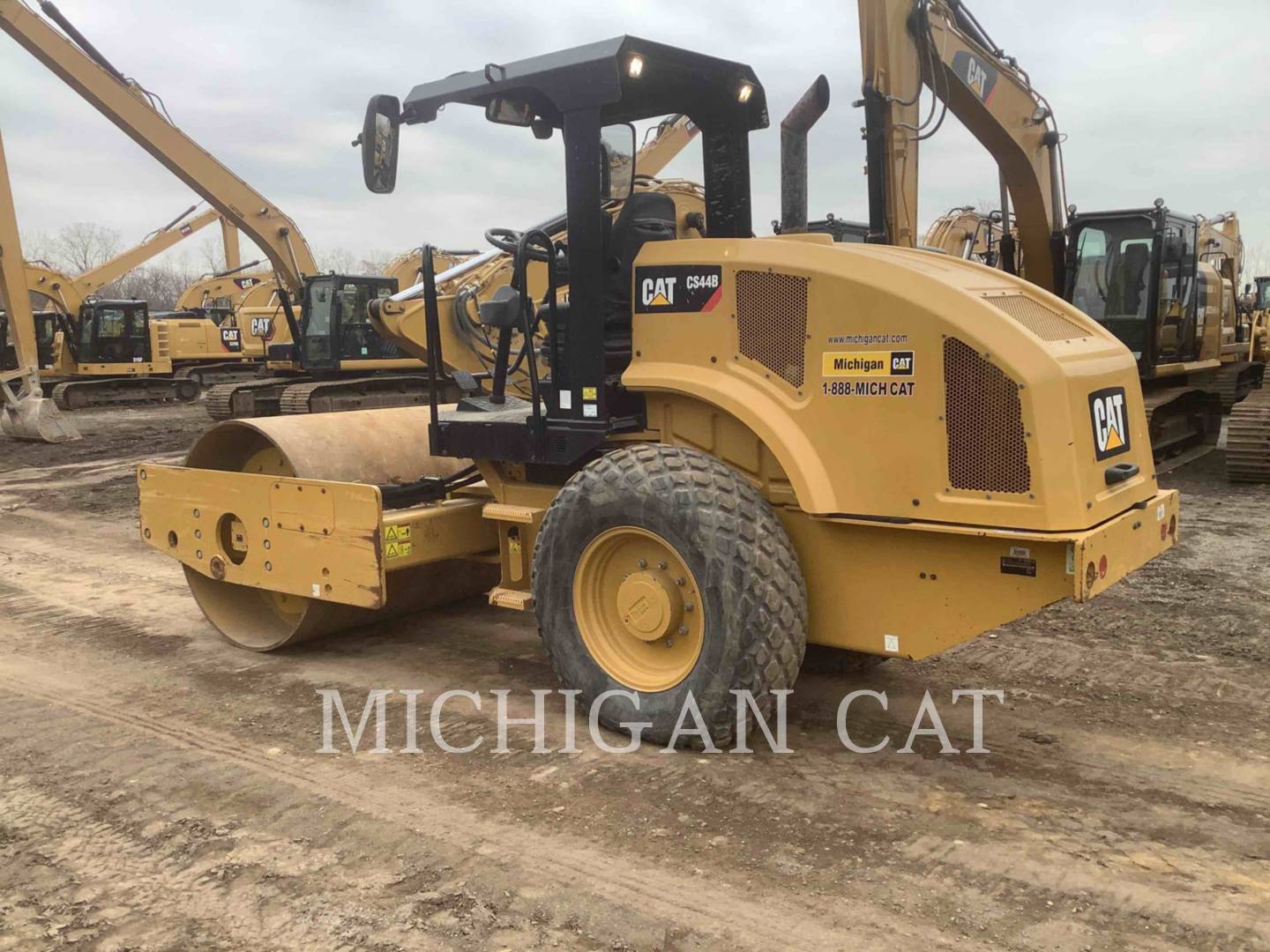 2016 Caterpillar CS44B Vibratory Single