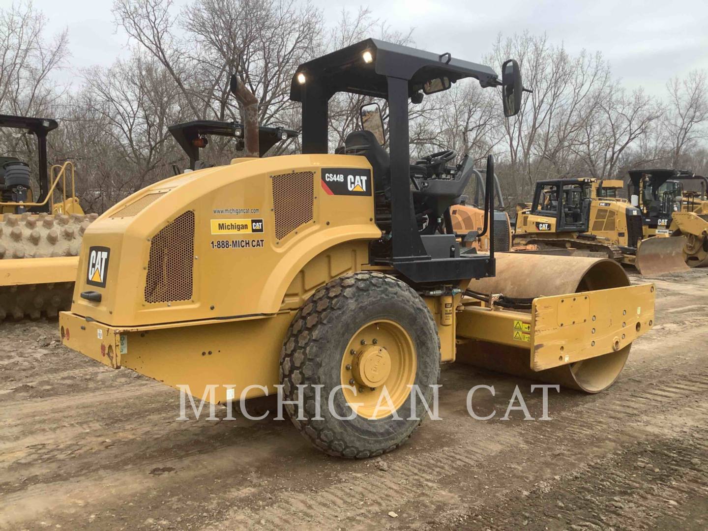 2016 Caterpillar CS44B Vibratory Single