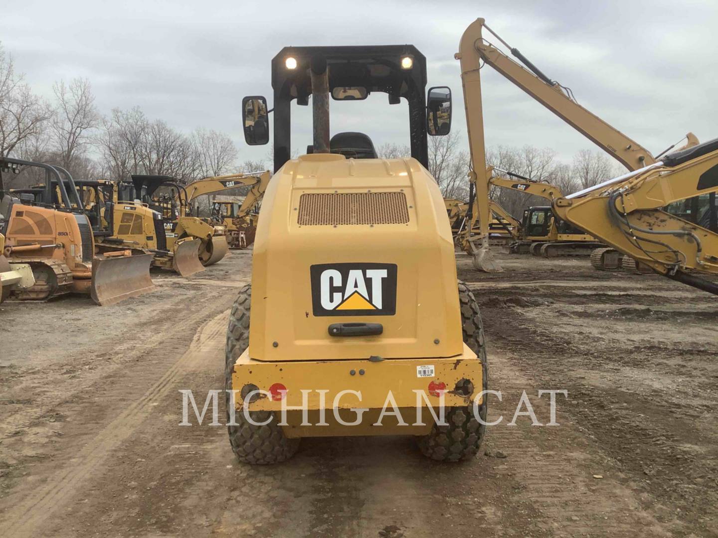 2016 Caterpillar CS44B Vibratory Single