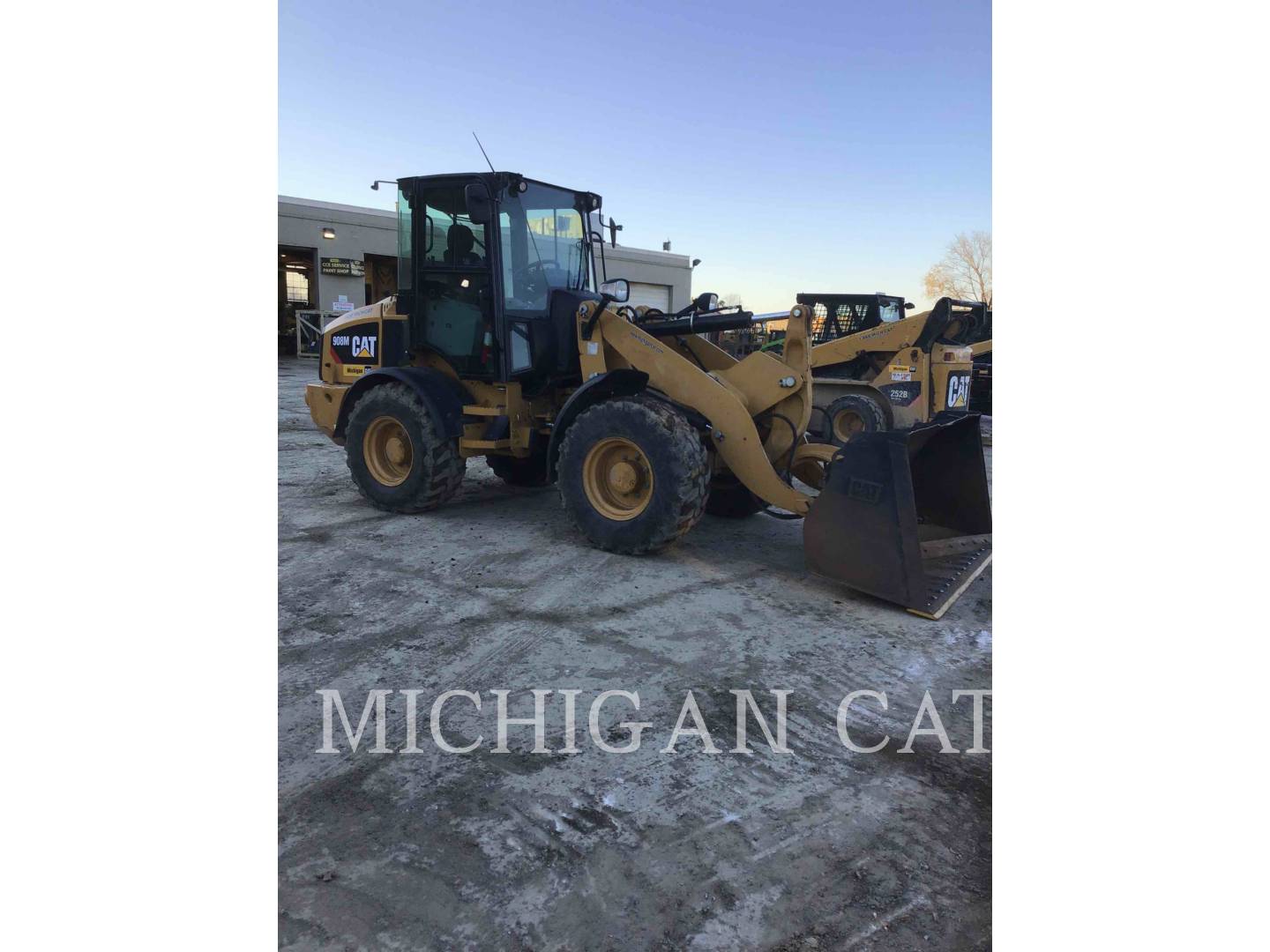 2019 Caterpillar 908M A Wheel Loader