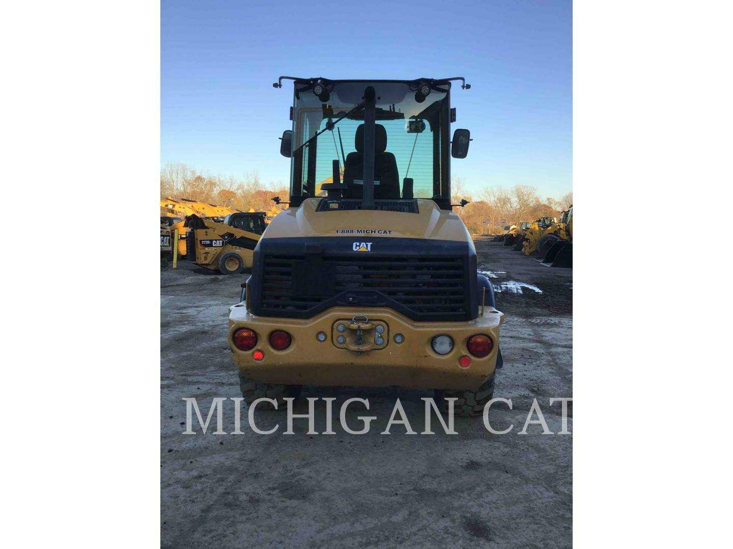 2019 Caterpillar 908M A Wheel Loader