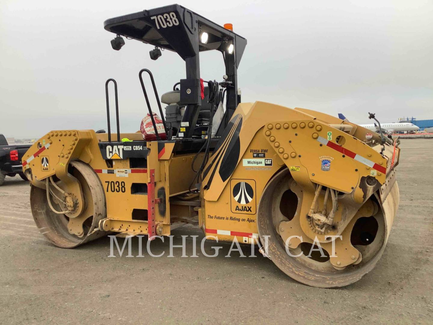 2013 Caterpillar CB54 XW Vibratory Double