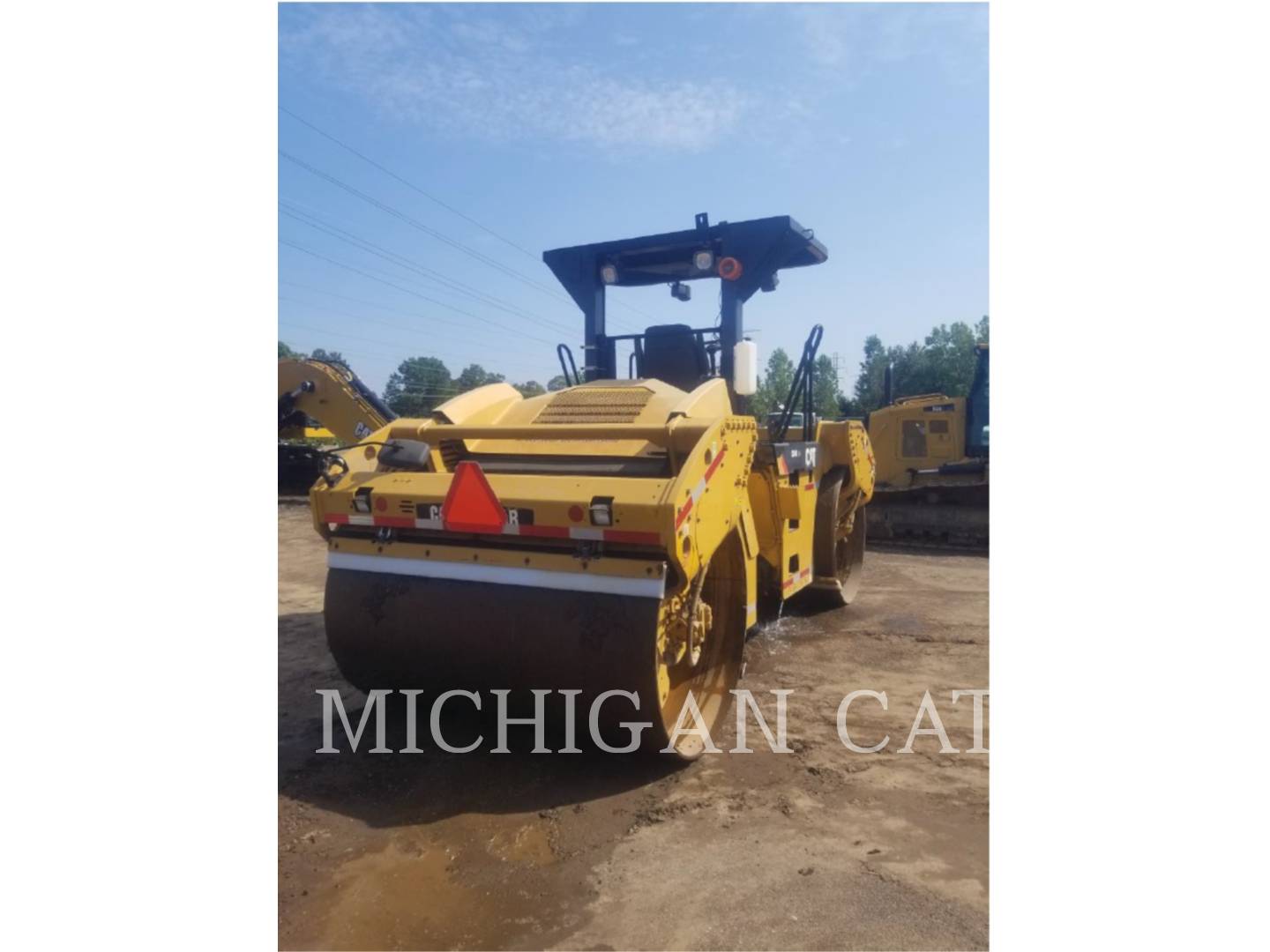 2013 Caterpillar CB54 XW Vibratory Double