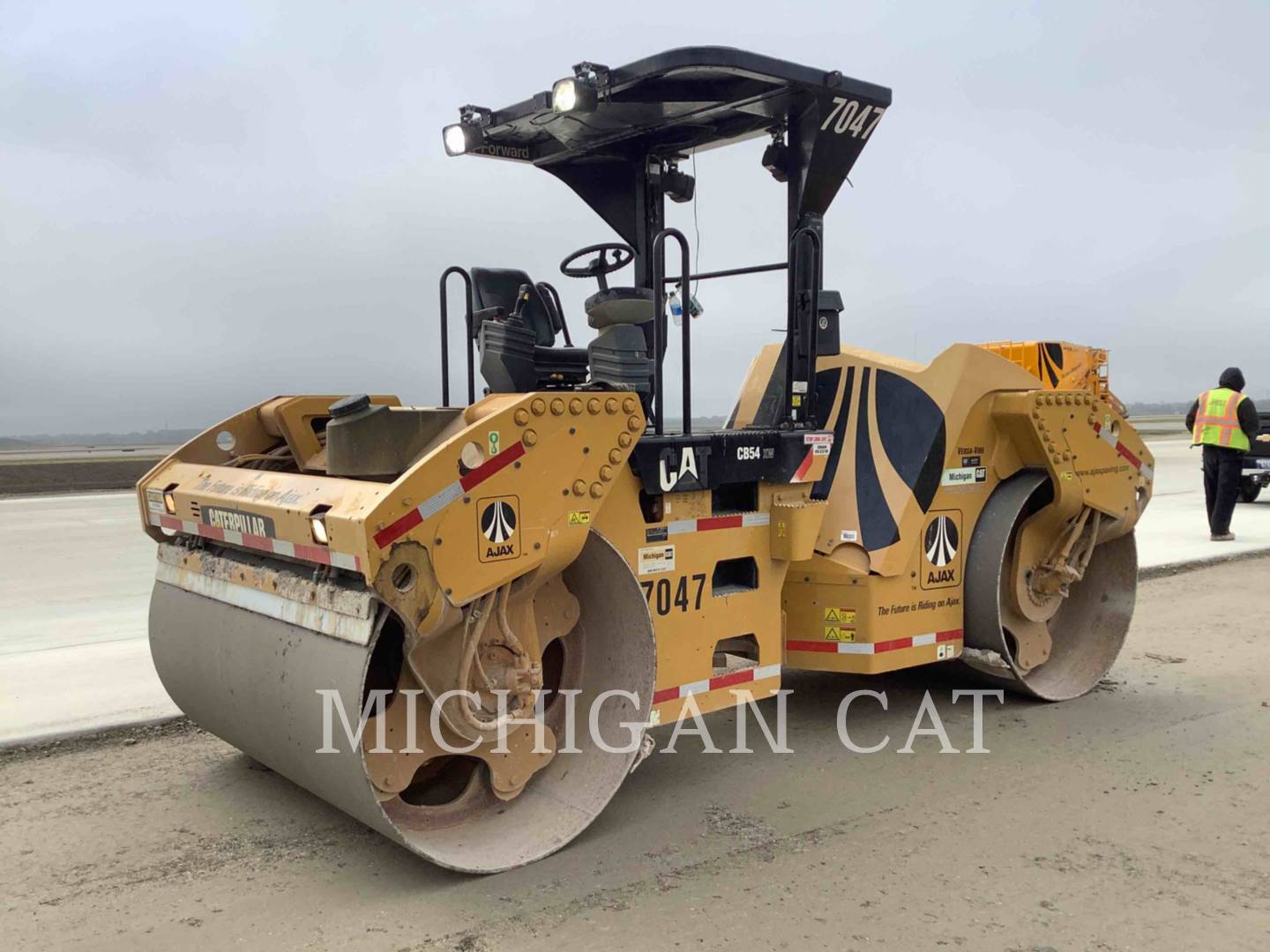 2013 Caterpillar CB54 Vibratory Double