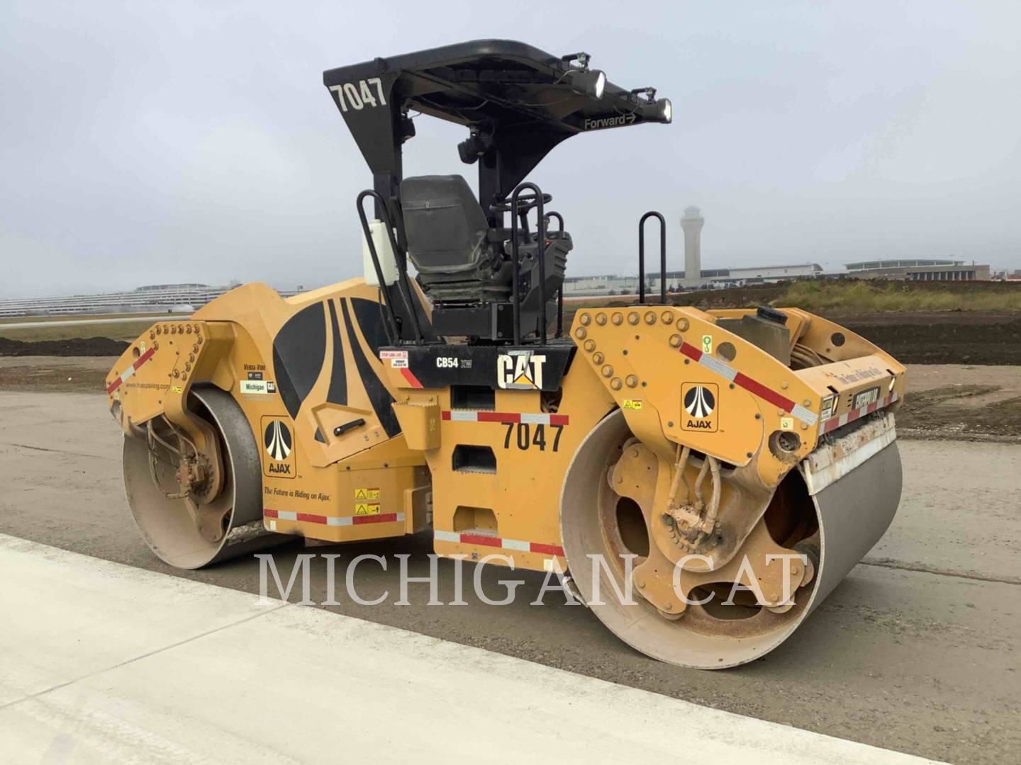 2013 Caterpillar CB54 Vibratory Double