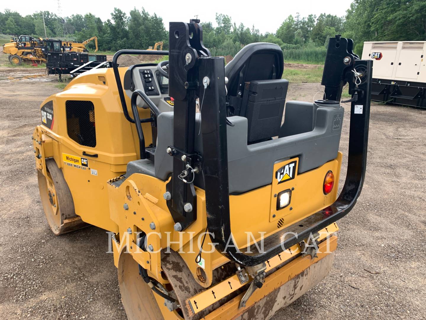 2019 Caterpillar CB34B Vibratory Single