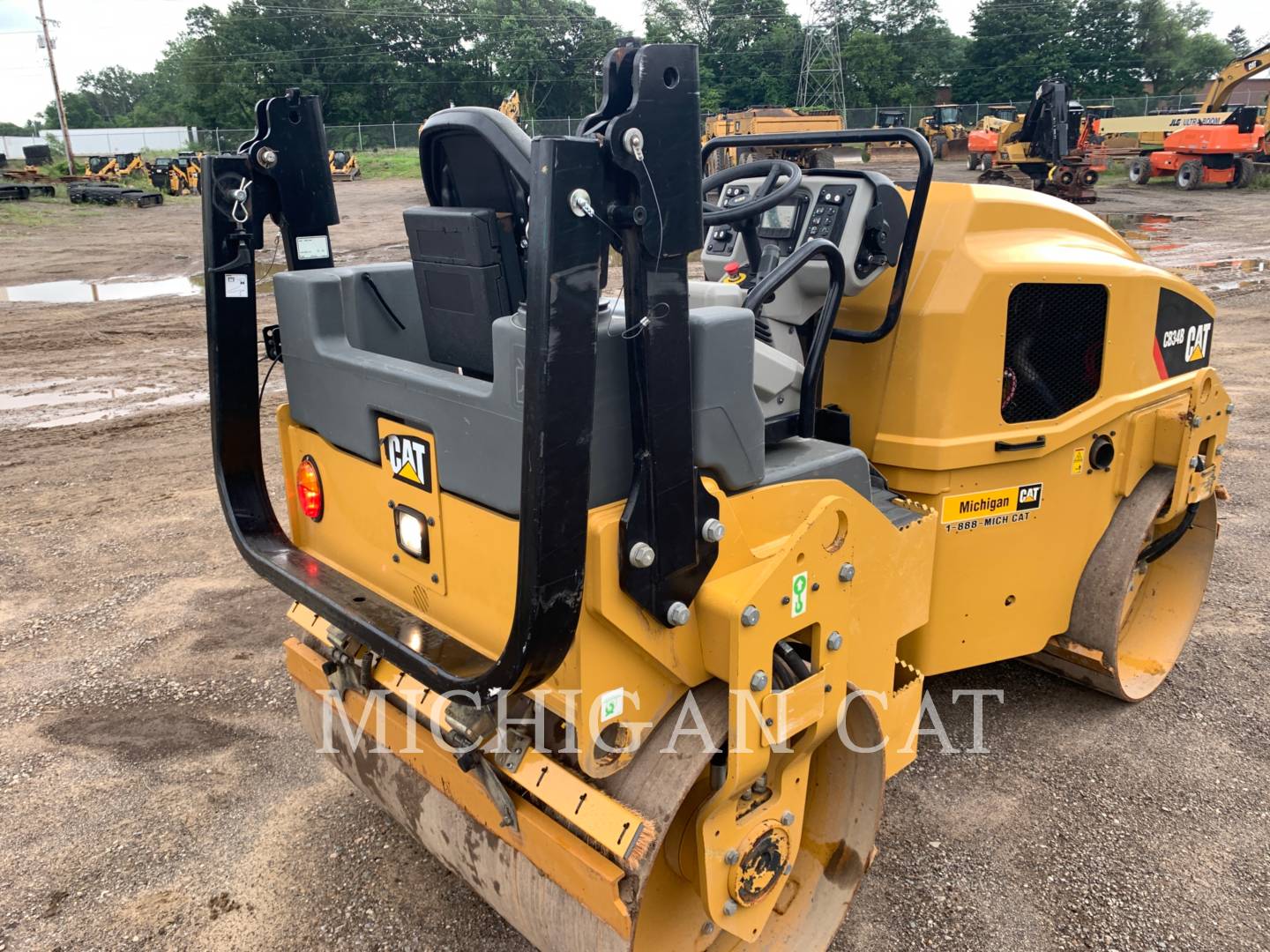 2019 Caterpillar CB34B Vibratory Single