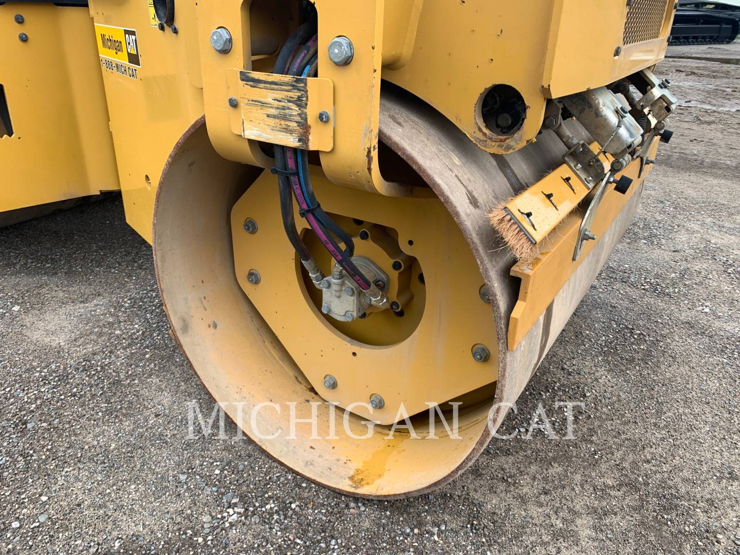 2019 Caterpillar CB34B Vibratory Single