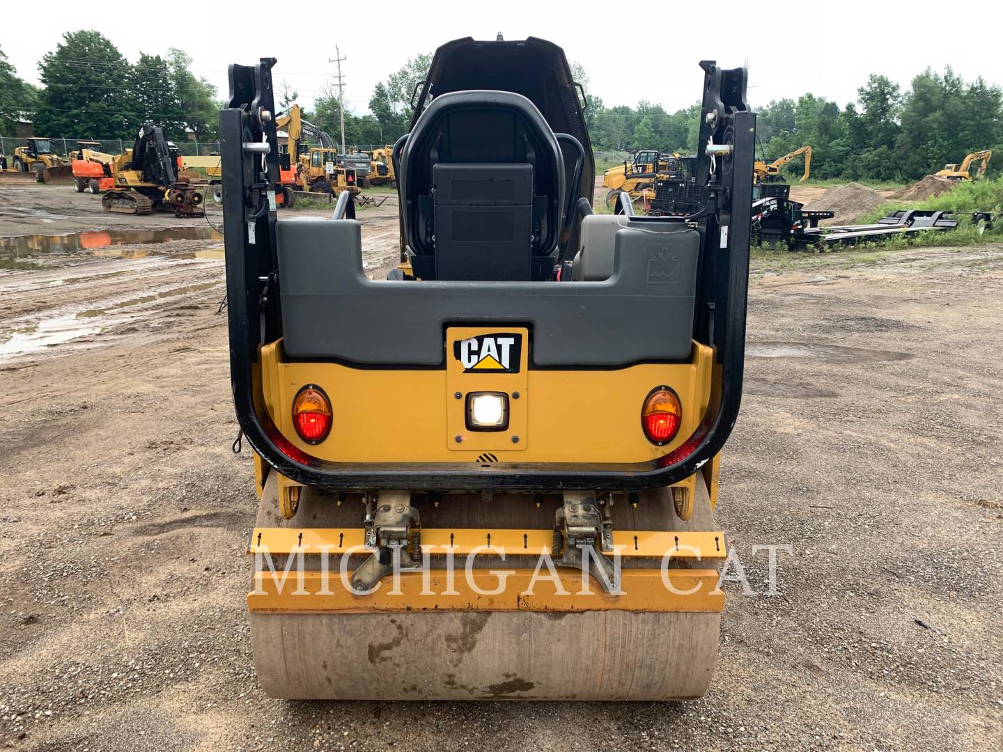 2019 Caterpillar CB34B Vibratory Single