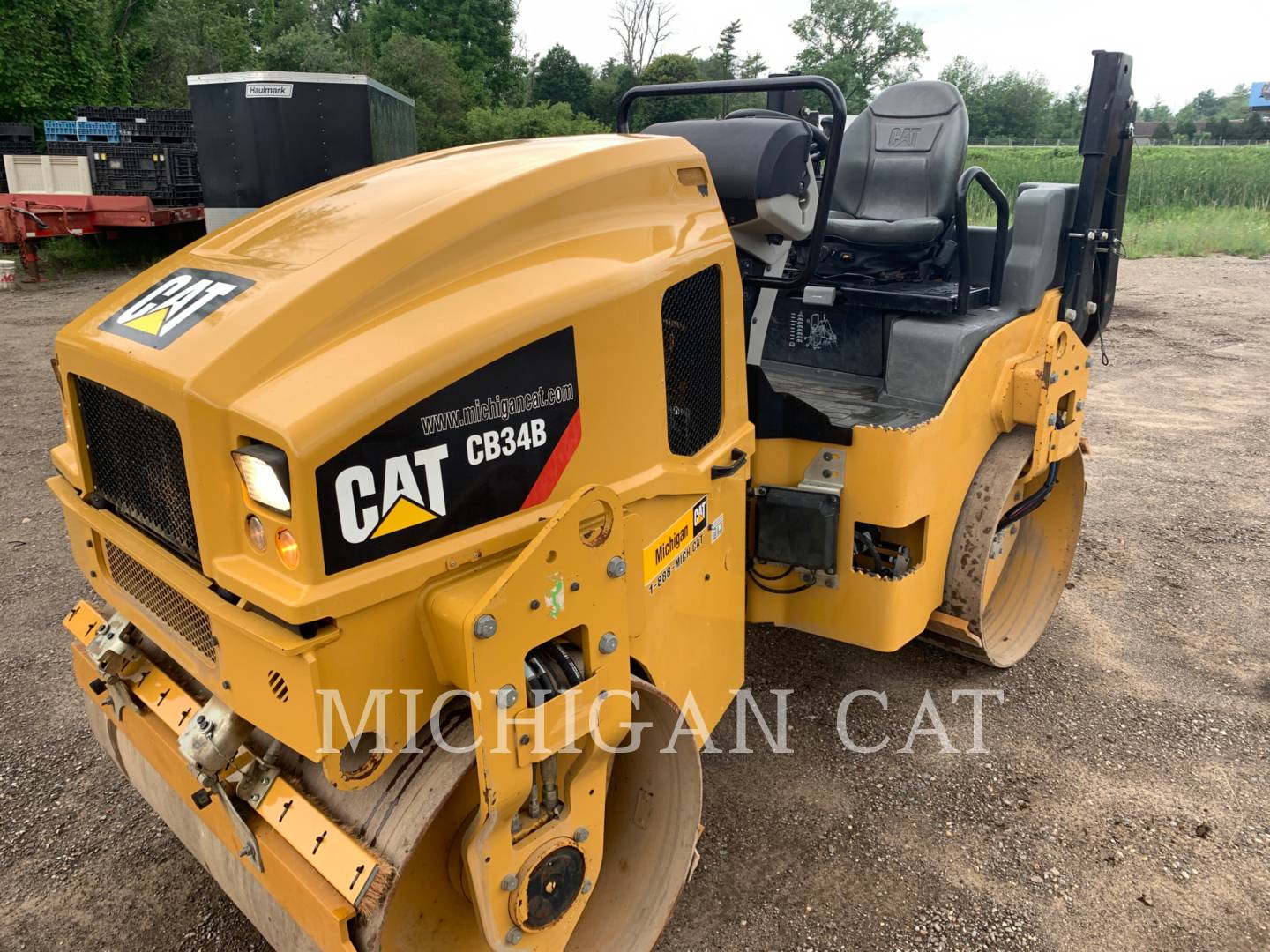 2019 Caterpillar CB34B Vibratory Single