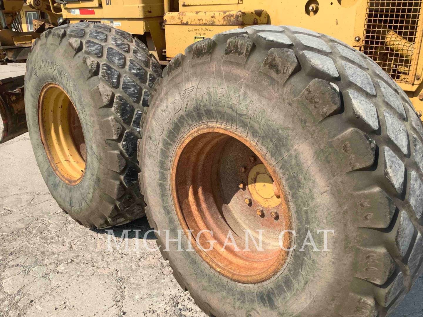 1992 Caterpillar 140G Grader - Road