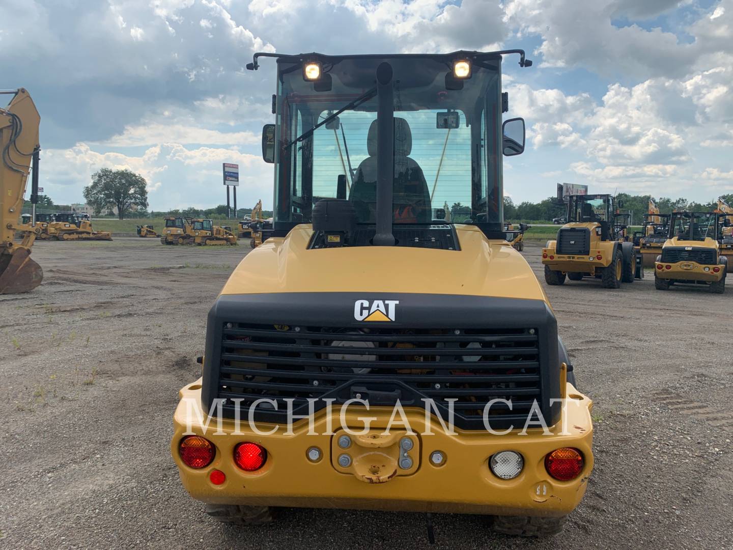 2018 Caterpillar 908M A Wheel Loader