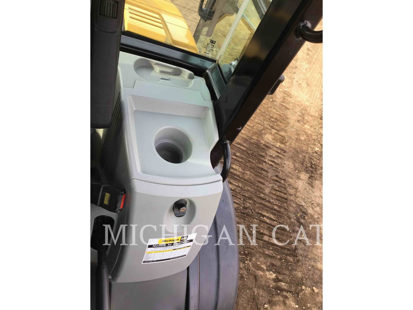 2019 Caterpillar 908M A Wheel Loader