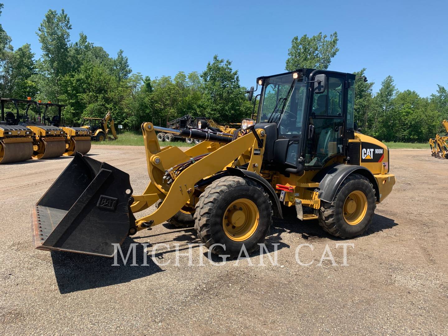 2018 Caterpillar 908M AR Wheel Loader