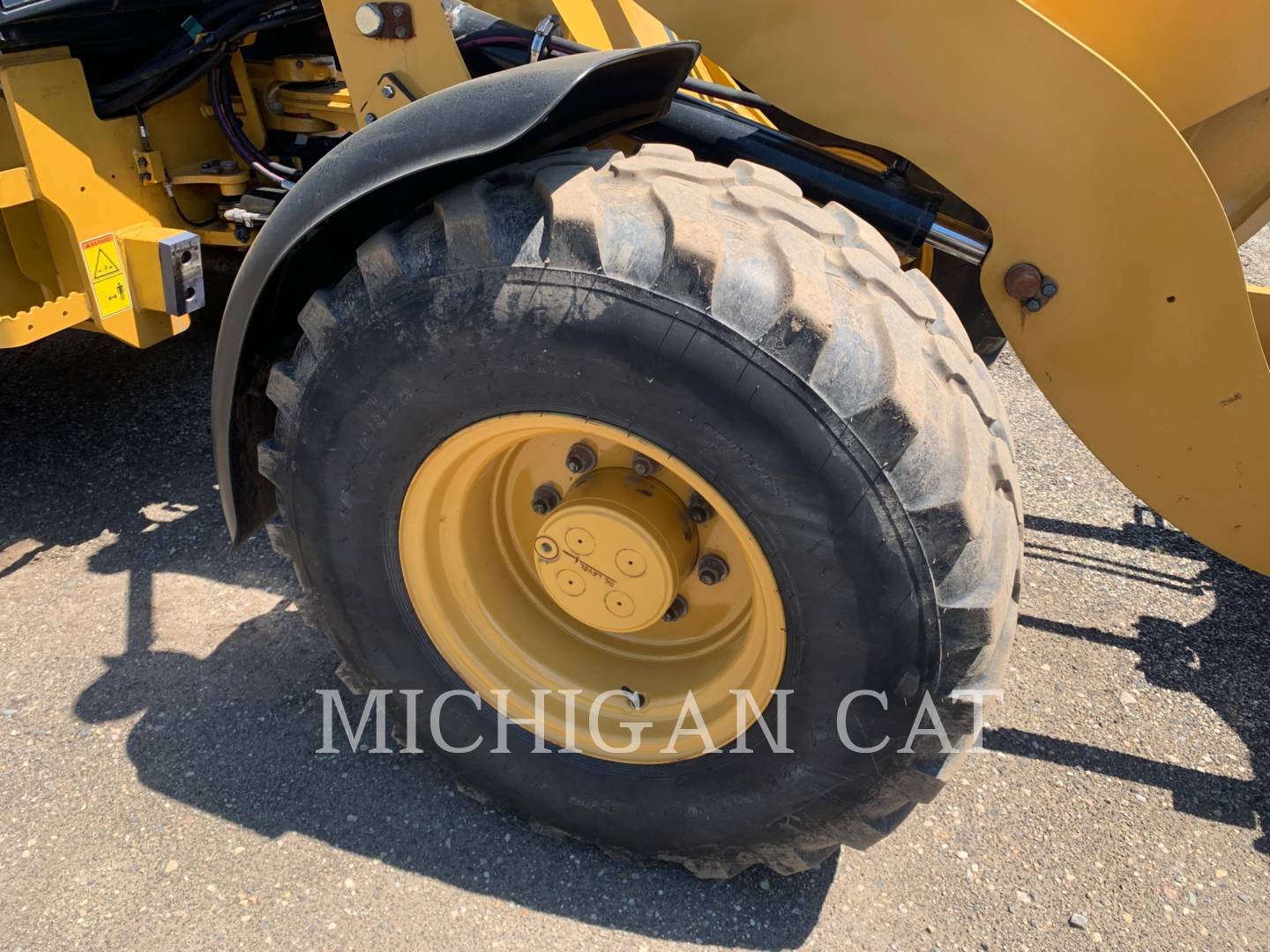 2018 Caterpillar 908M AR Wheel Loader