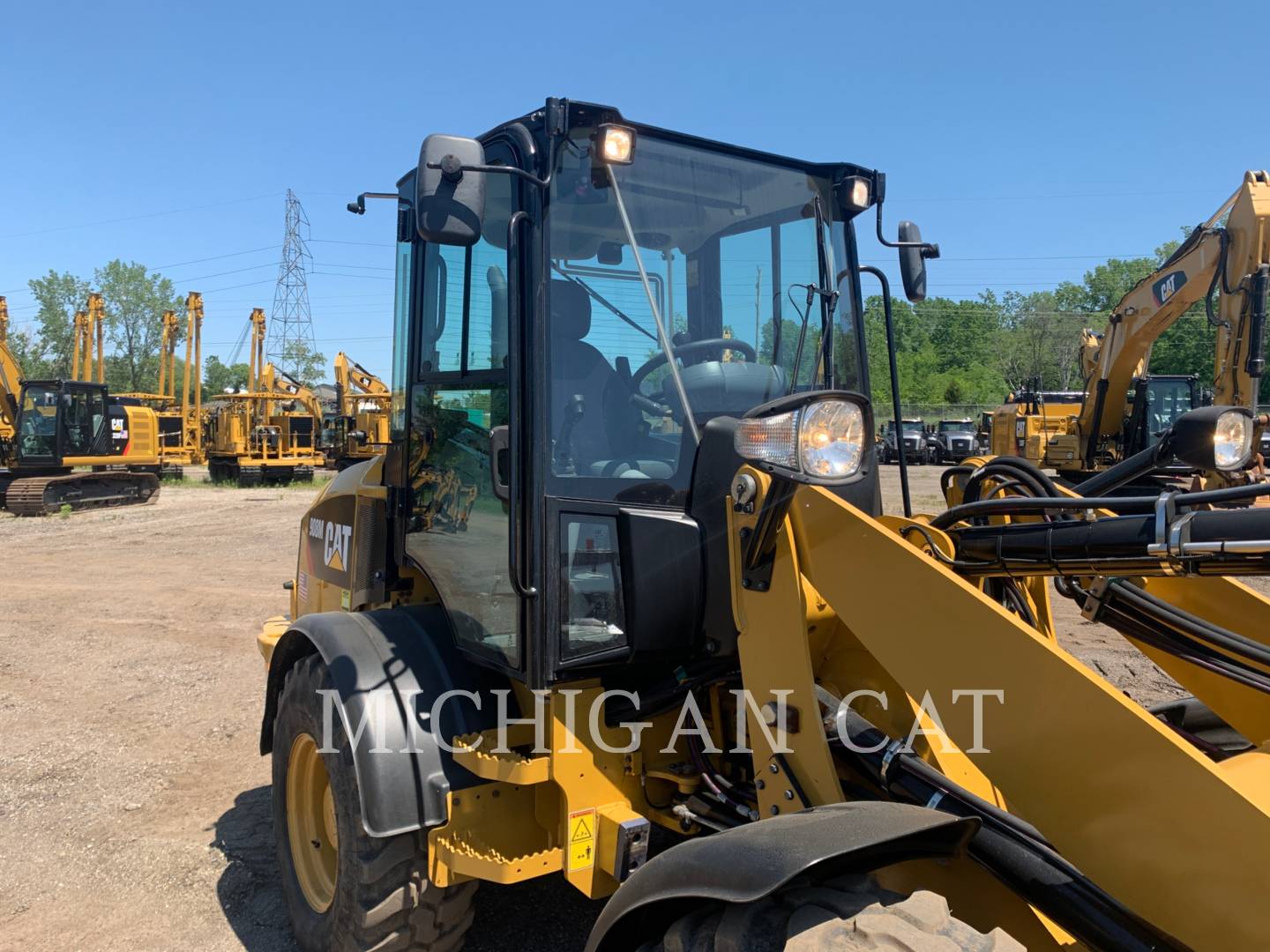 2018 Caterpillar 908M AR Wheel Loader