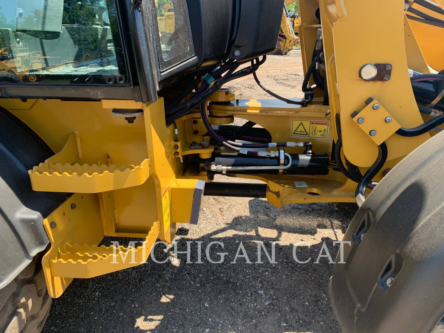 2018 Caterpillar 908M AR Wheel Loader