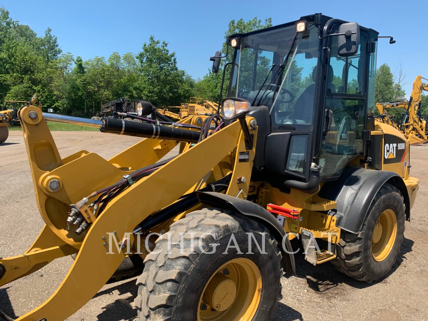 2018 Caterpillar 908M AR Wheel Loader