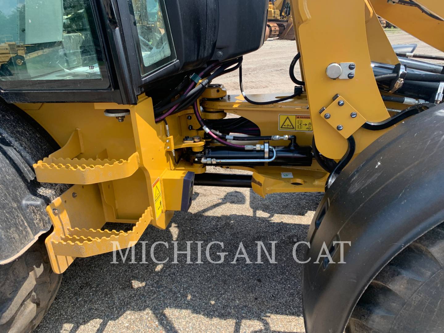 2018 Caterpillar 908M A Wheel Loader