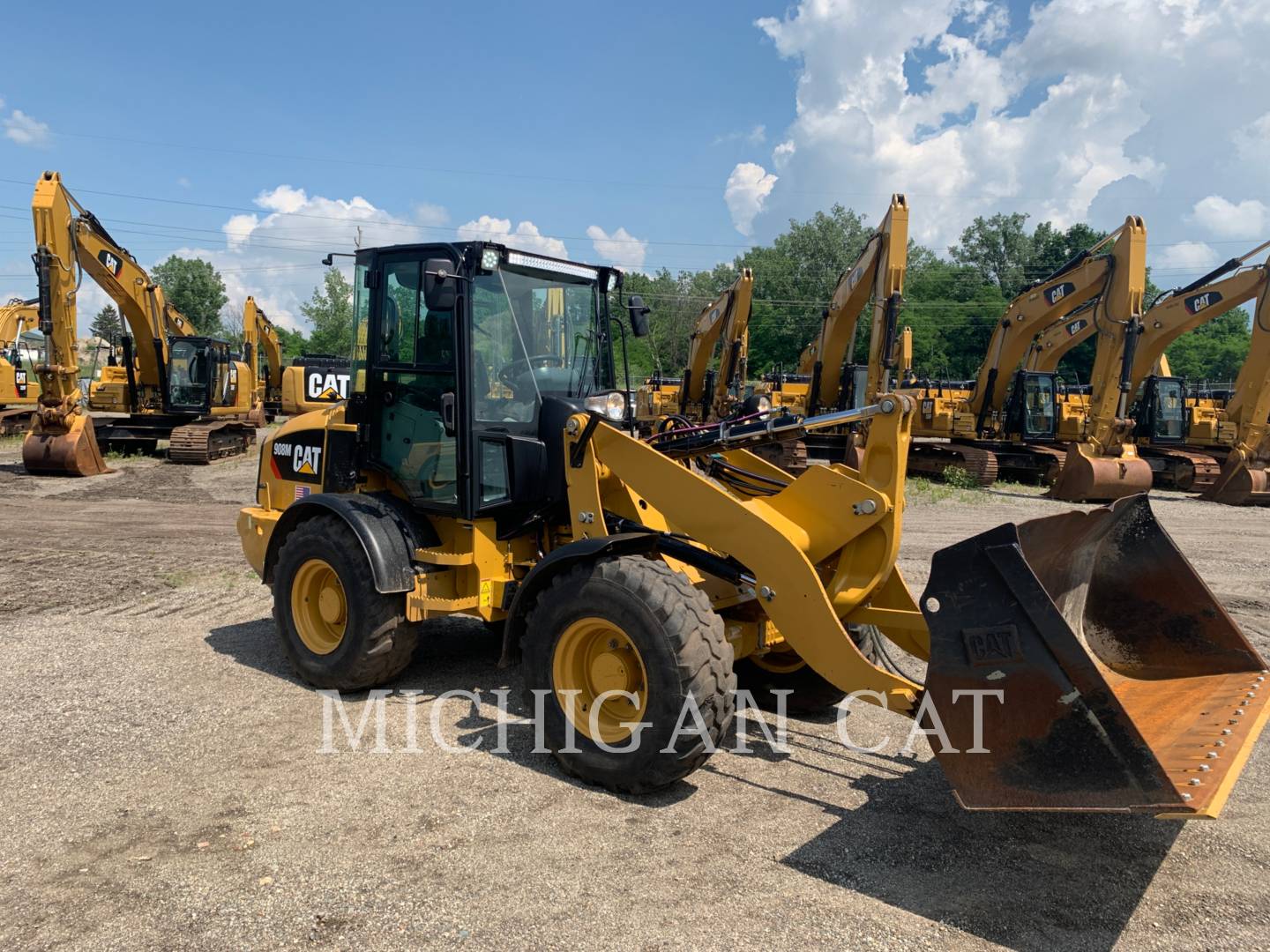 2018 Caterpillar 908M A Wheel Loader