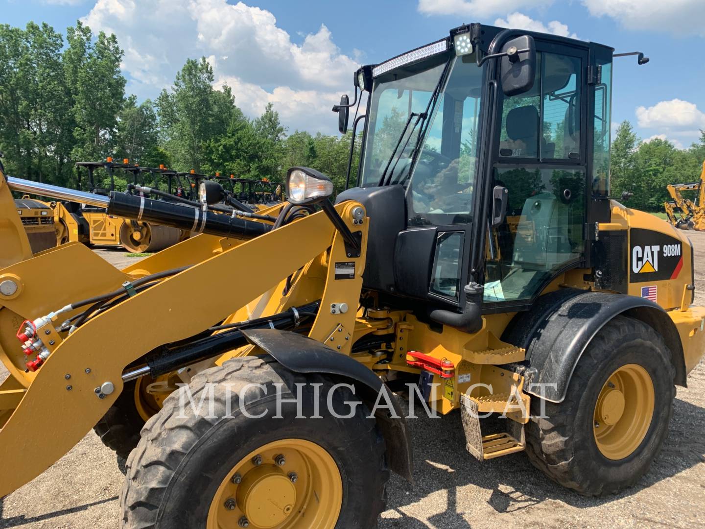 2018 Caterpillar 908M A Wheel Loader