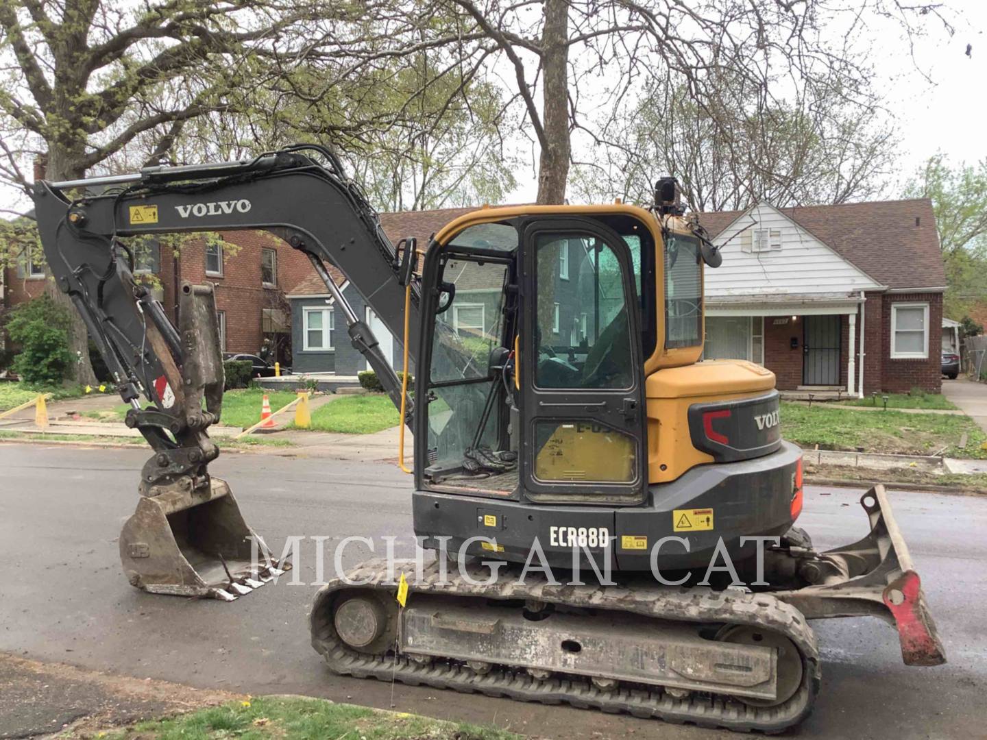 2016 Volvo ECR88D Excavator