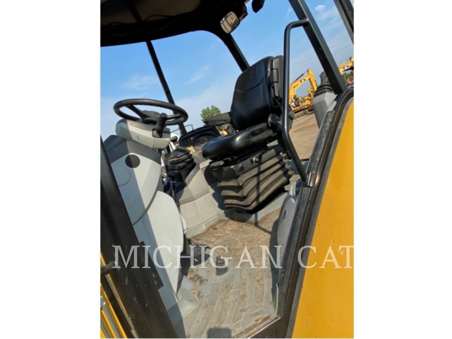 2014 Caterpillar 430F + Tractor Loader Backhoe