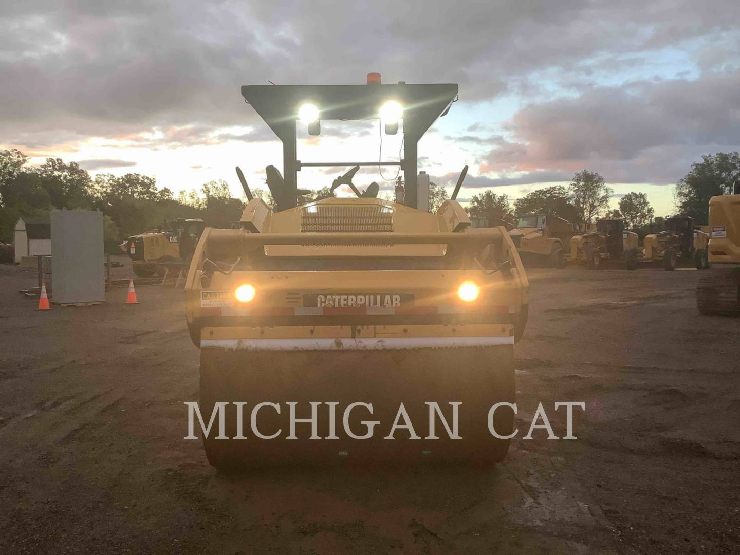 2013 Caterpillar CB54 XW Vibratory Double