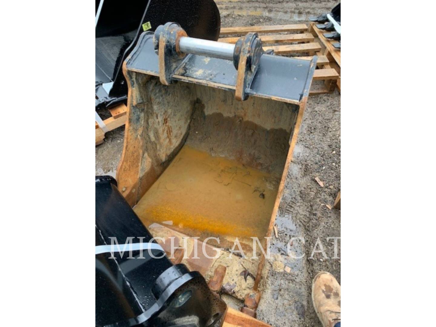 2021 Caterpillar 7TON 30" HDBKT Bucket