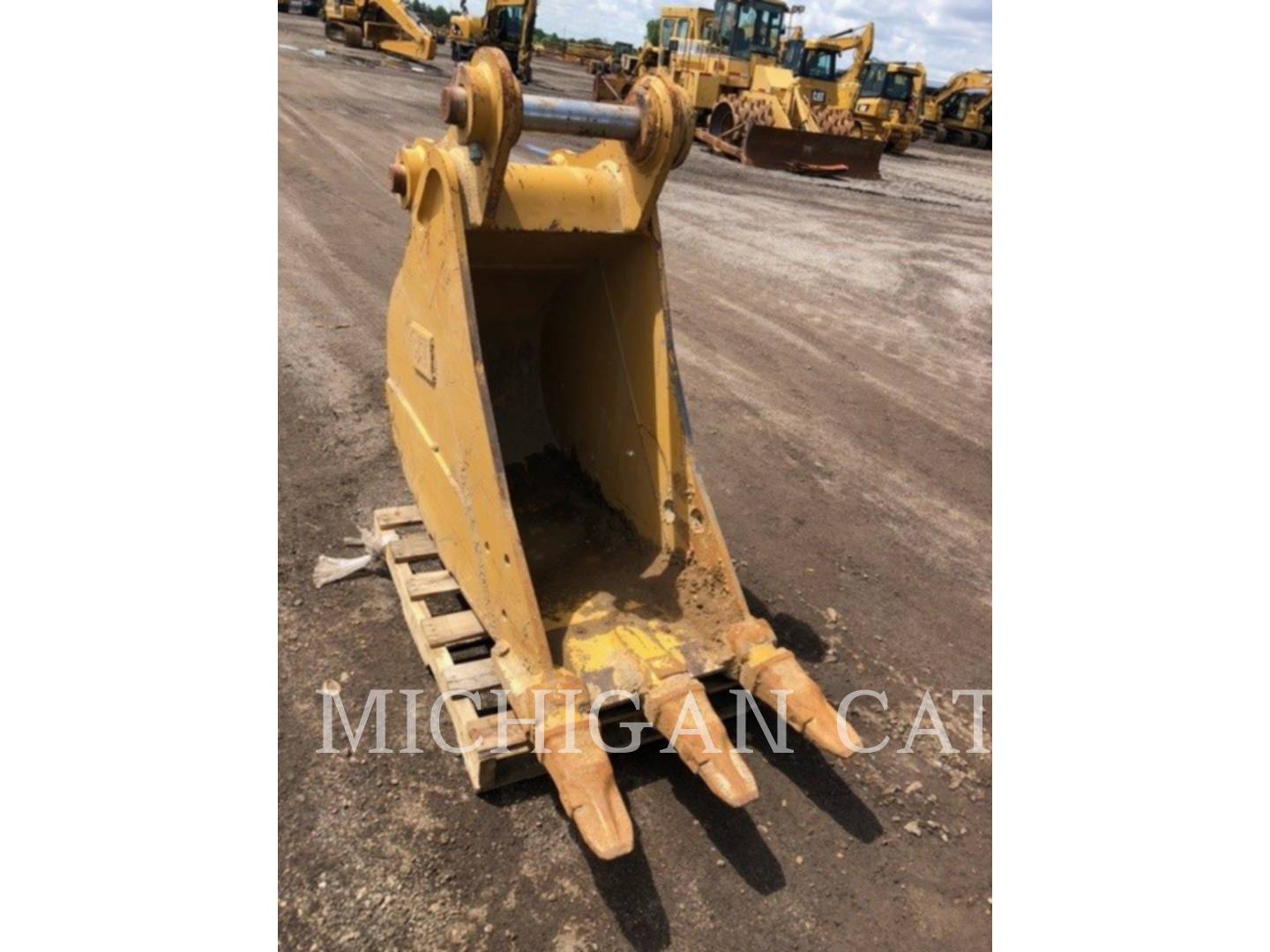 2018 Caterpillar 316 24" SDBKT Bucket