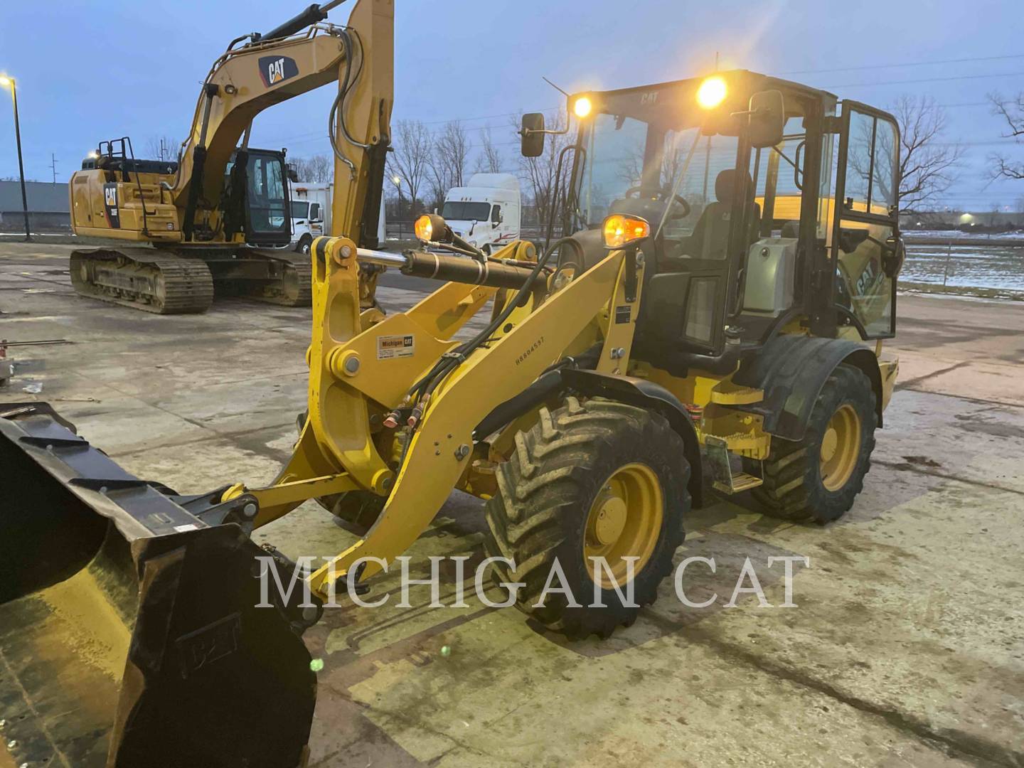 2020 Caterpillar 908M A Wheel Loader