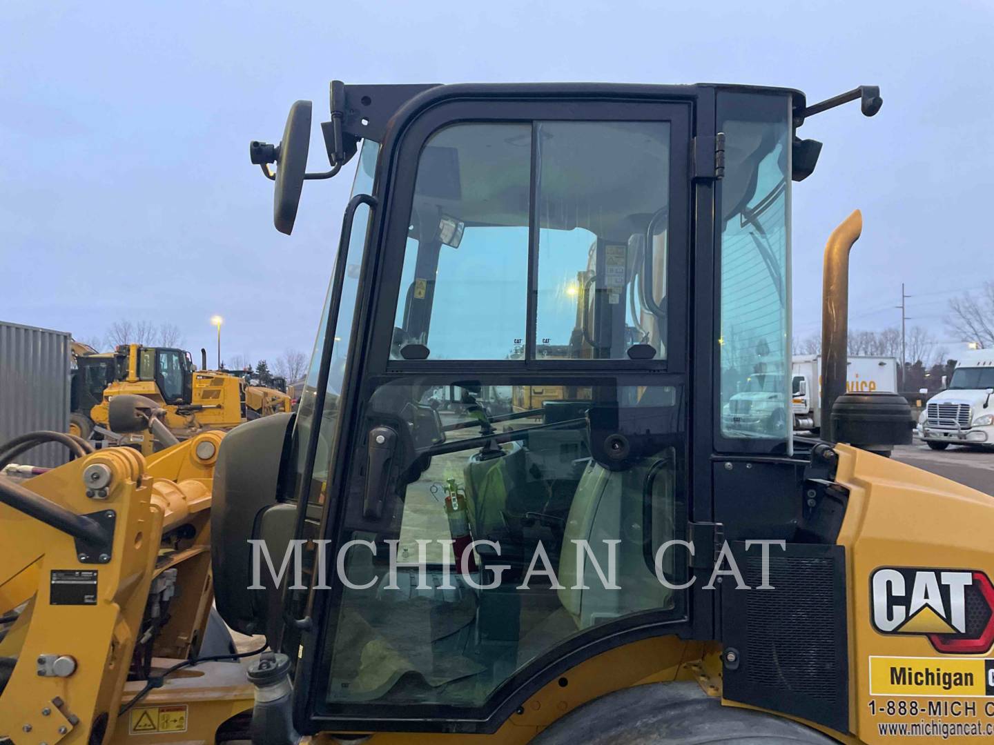 2020 Caterpillar 908M A Wheel Loader