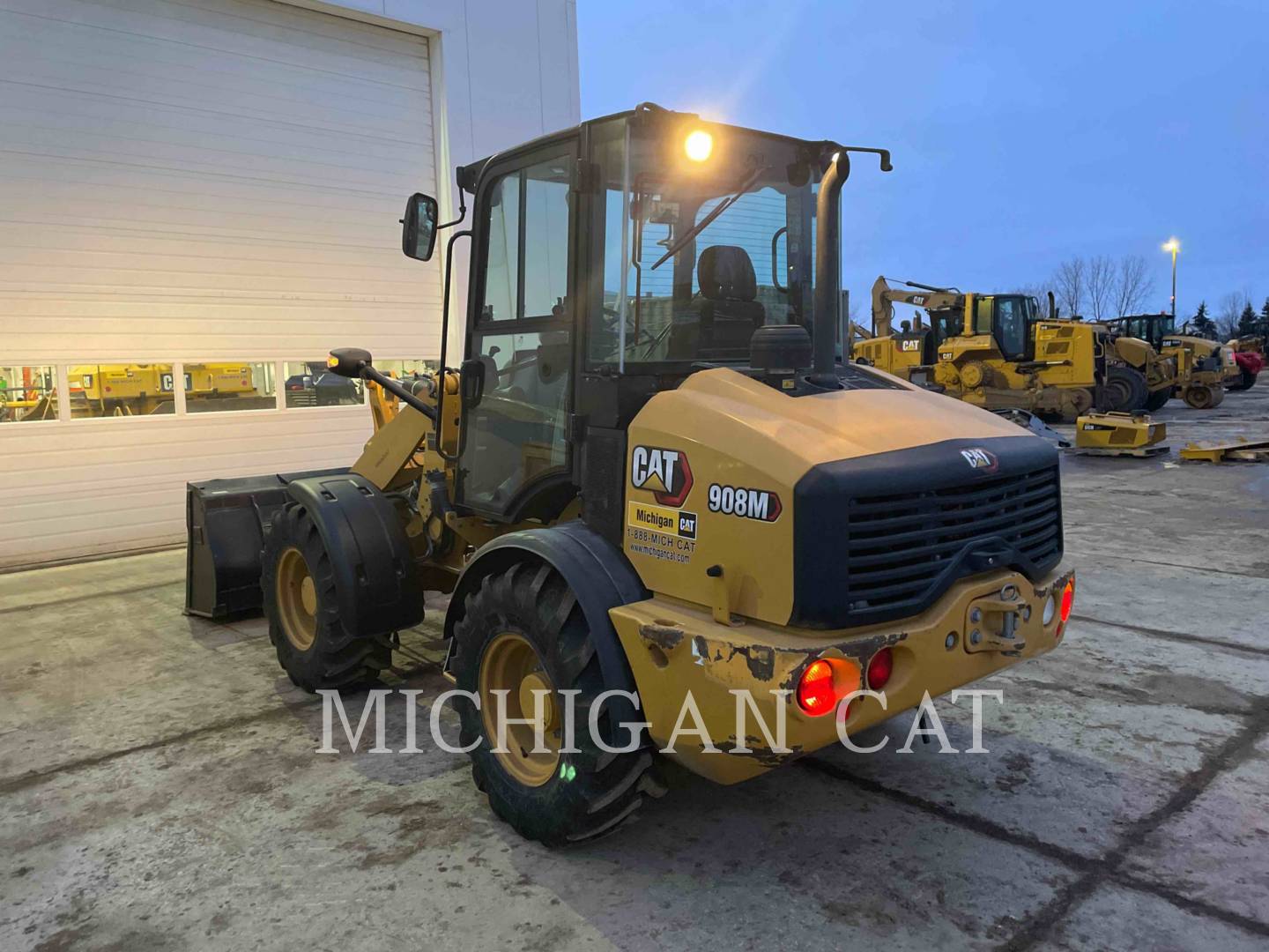 2020 Caterpillar 908M A Wheel Loader