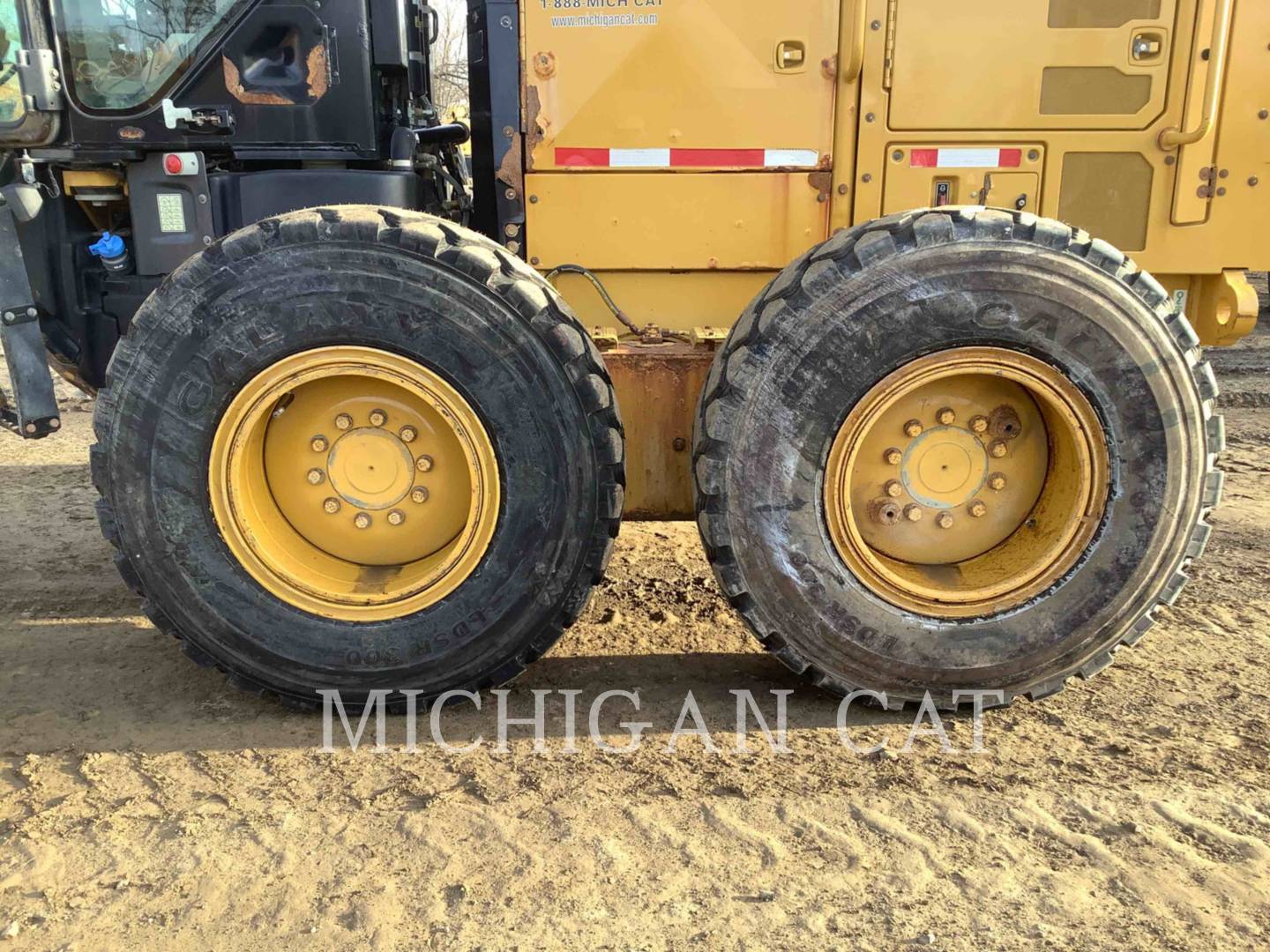 2017 Caterpillar 140M3 AWD Grader - Road