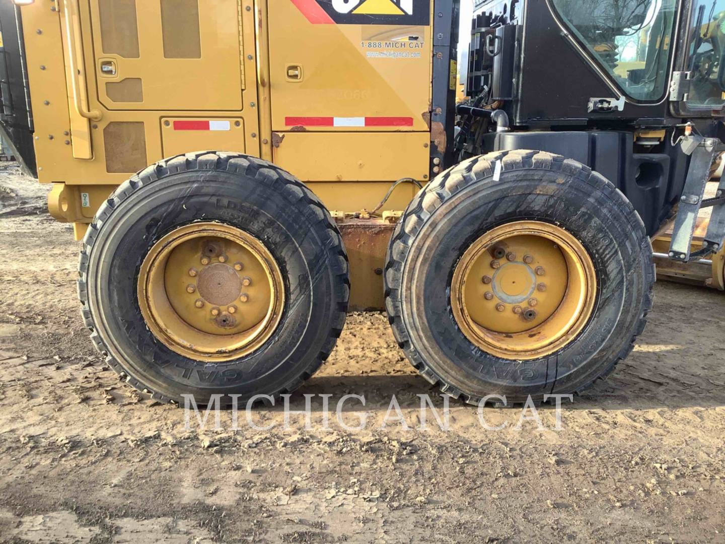 2017 Caterpillar 140M3 AWD Grader - Road