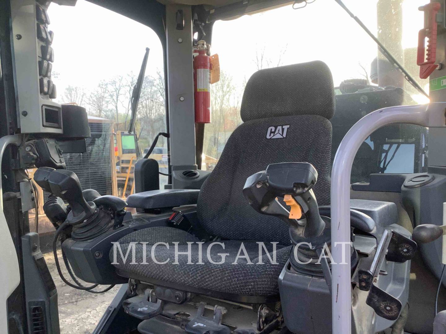 2017 Caterpillar 140M3 AWD Grader - Road