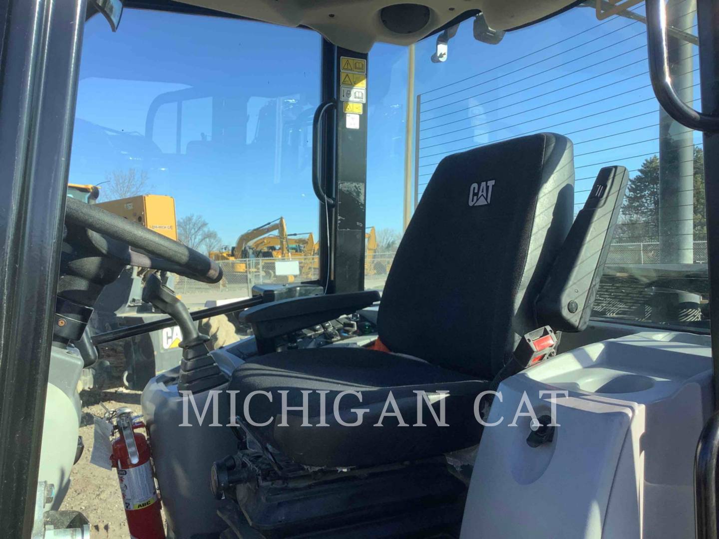 2021 Caterpillar 906M A Wheel Loader