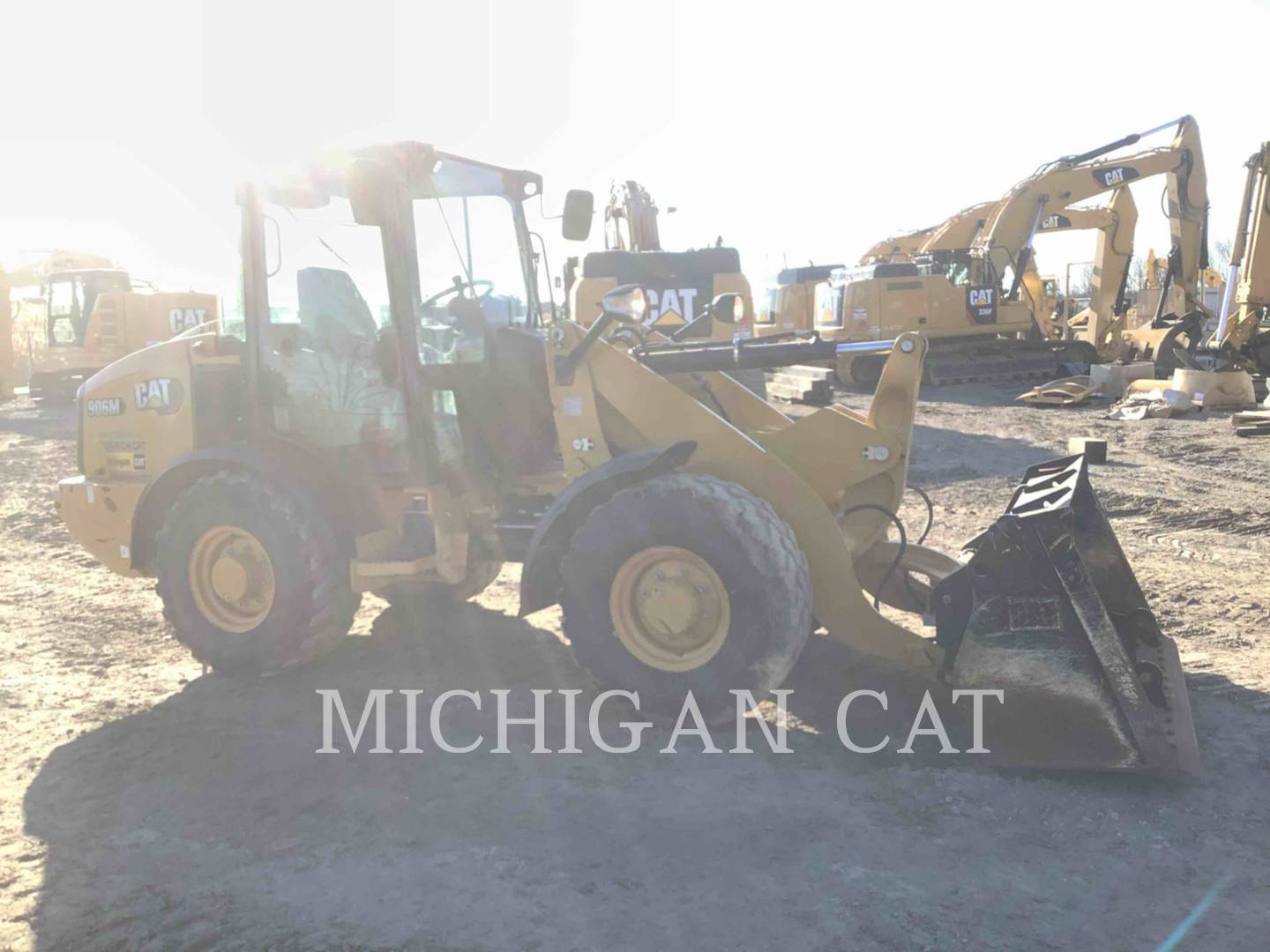 2021 Caterpillar 906M A Wheel Loader