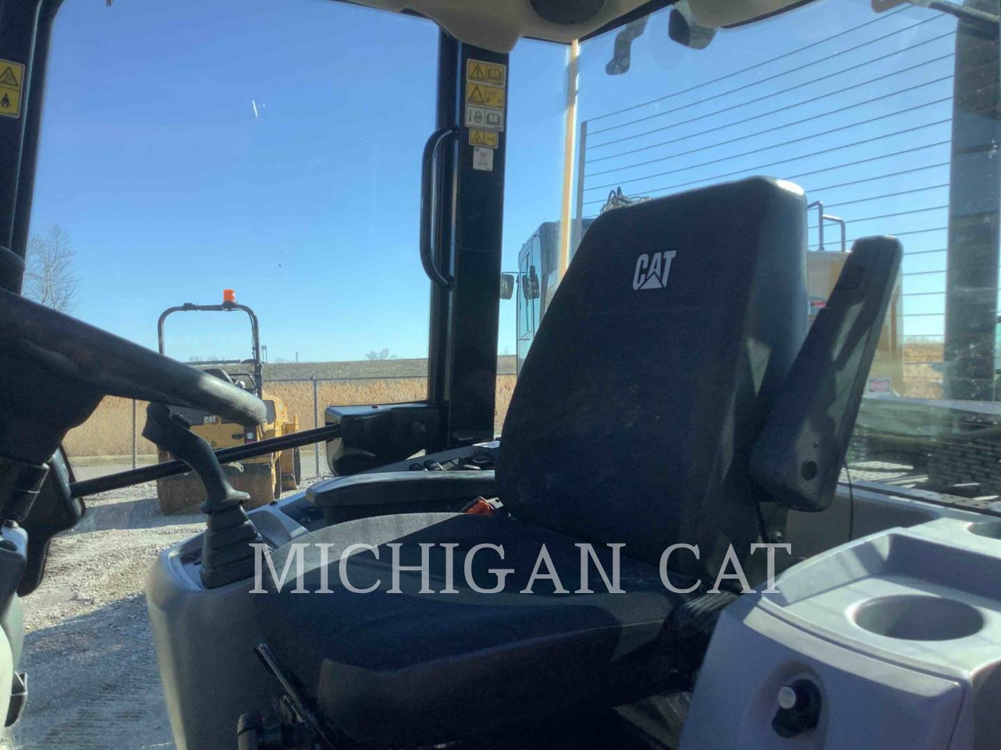 2021 Caterpillar 906M A Wheel Loader