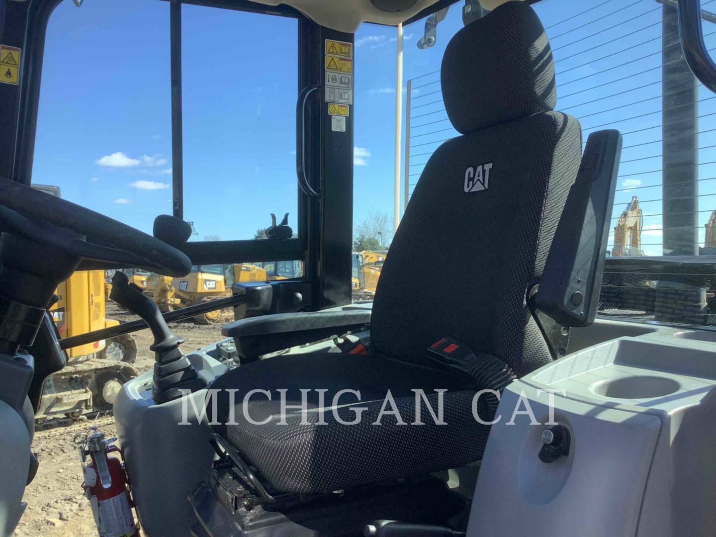 2021 Caterpillar 906M A Wheel Loader